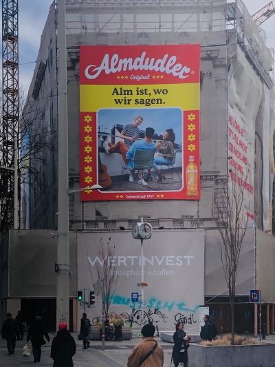 ¿Por qué los carteles son medios muy utilizados?